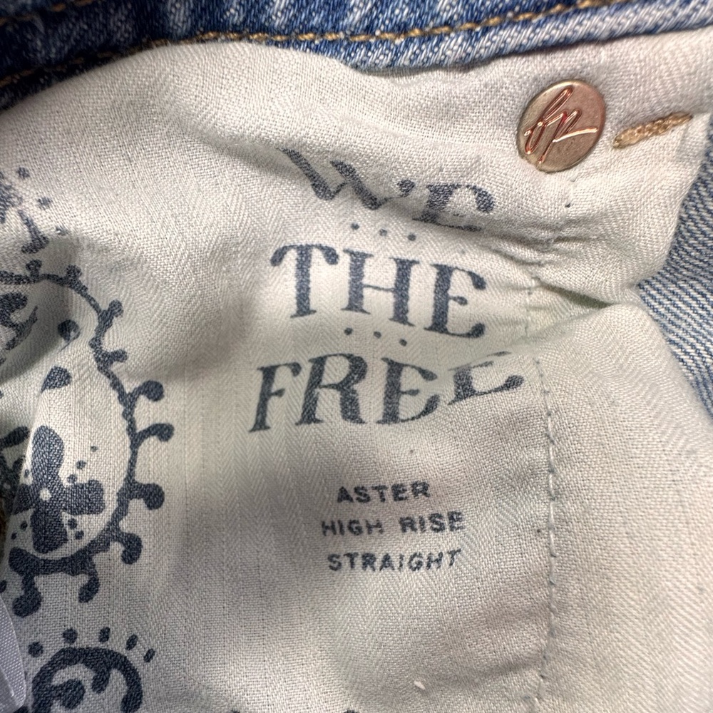 We The Free “Aster” High-Rise Straight Jeans - Size 28 - Picture 4 of 9